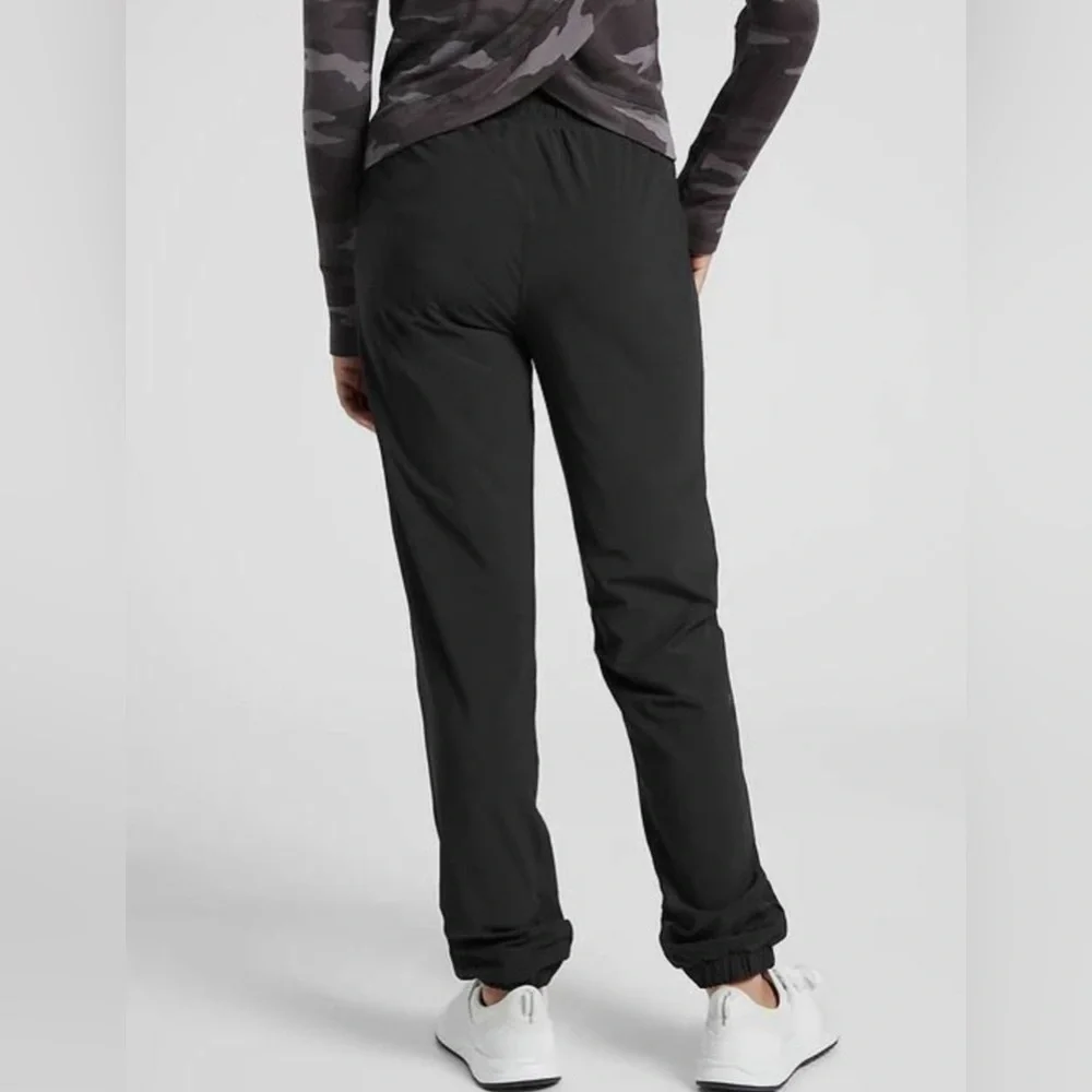 Athleta Girl Lined High Jump Jogger Navy Size Medium - Picture 9 of 10
